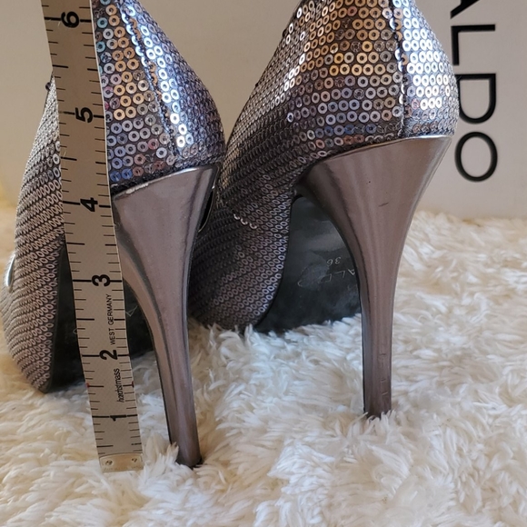 Sequins 👠 heels - Picture 3 of 7
